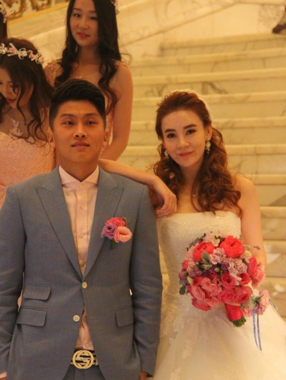 他曾和王大雷是队友去年11月结婚现在是建业新门神