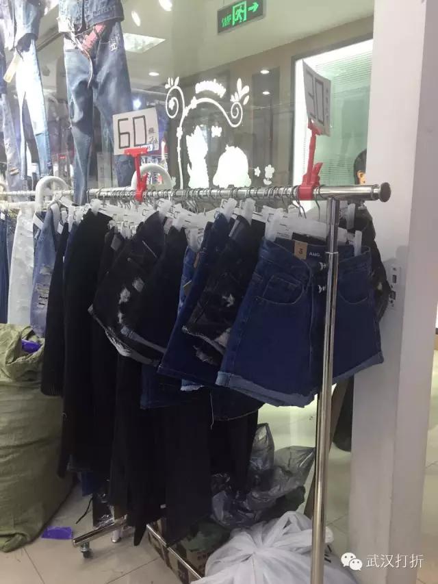 在武汉有个神秘的大楼，可以用淘宝的价格买到专柜的货！多图实拍