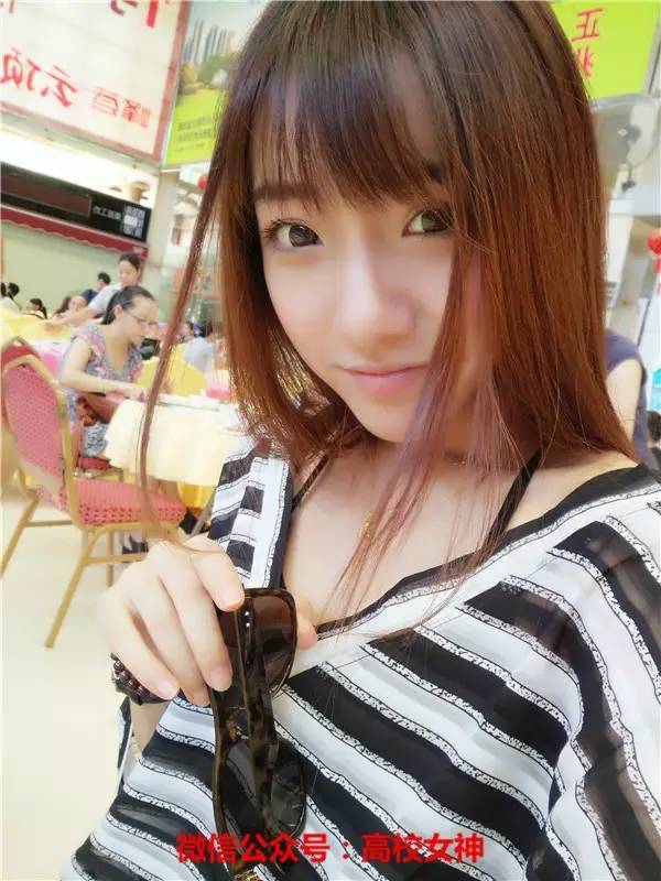 深圳大学女神颜灵兰，七朵组合的高颜值妹子，怎么火不起来？