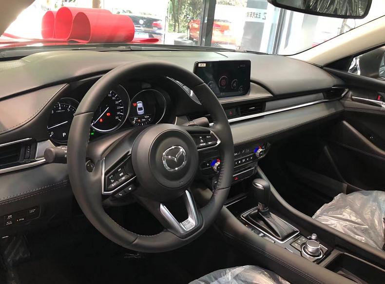 阿特兹外观独特细节满分,阿特兹尊崇与运动区别内饰质感