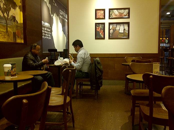 星巴克的咖啡店怎样经营的,星巴克咖啡店经营模式