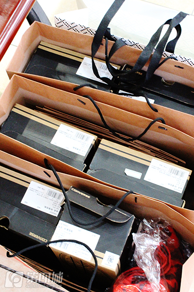 有折扣丨没买新包新鞋新衣服的，都奔这儿去了！