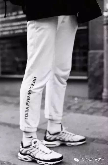 运动休闲鞋推荐高颜值百搭,休闲运动鞋推荐高颜值百搭