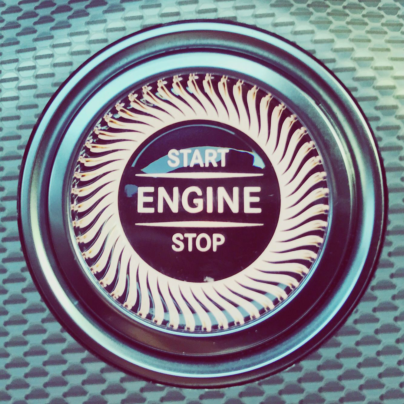 奔驰e级e200的争议点,奔驰e级2024款e200配置参数