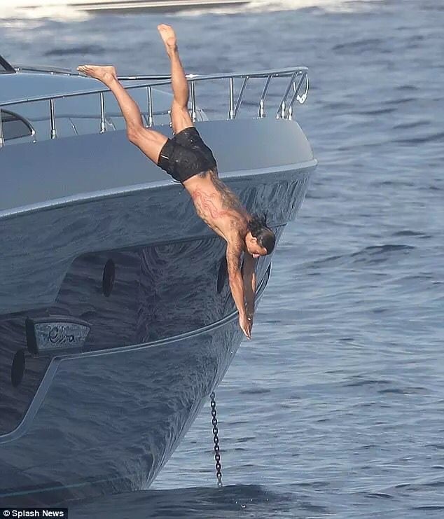 伊布球衣11-12赛季,阿迪达斯出售reebok