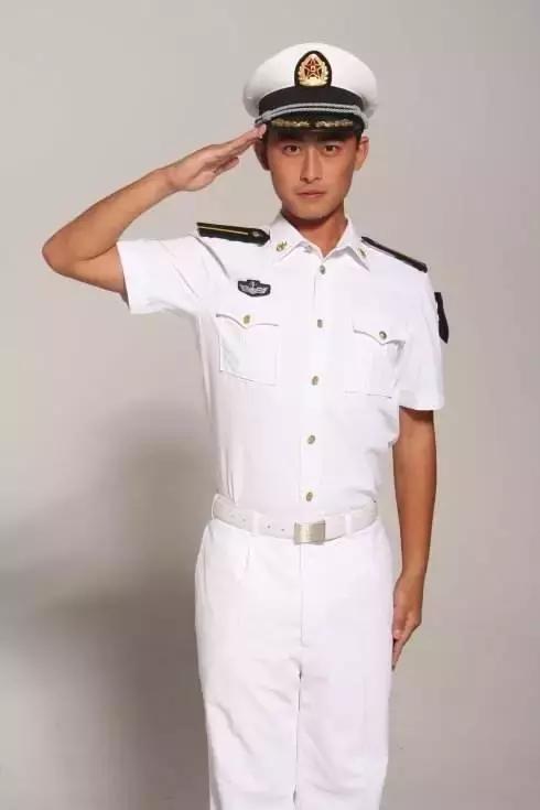 《春风十里不如你》戴教官和papi酱是同学，送罐头秀腹肌卖萌