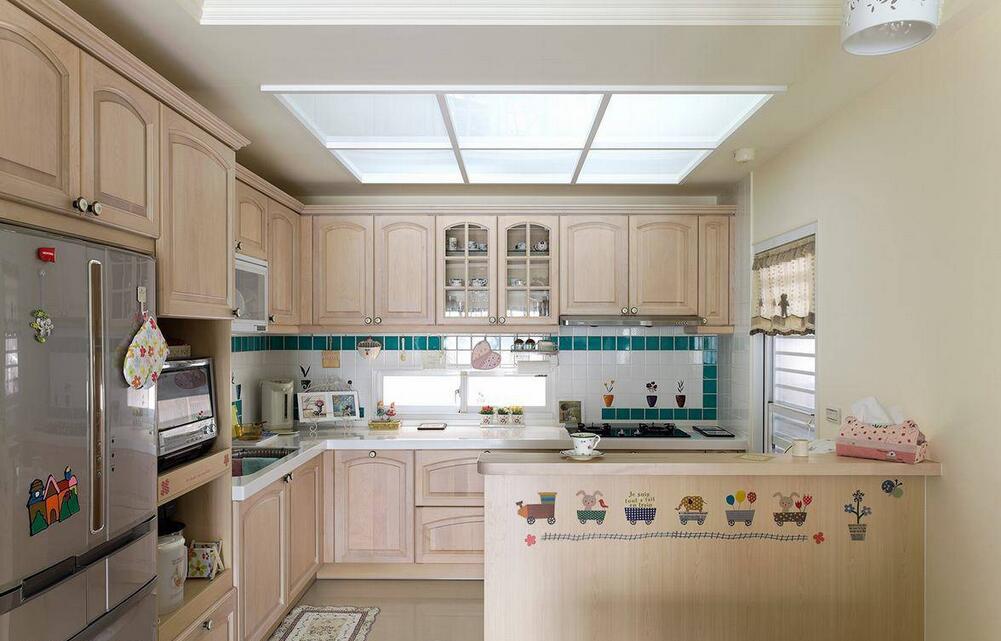 龙记万家装饰、德国纯进口立乐水管、美国金貂电线、芬琳芬华乳胶