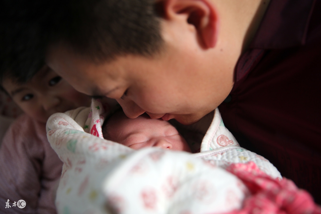 默默哭了、玩王者荣耀、发呆····你生孩子的时候，你老公在干