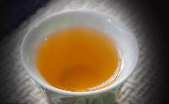 如何挑选泾阳茯砖茶,怎么挑选普洱茶砖