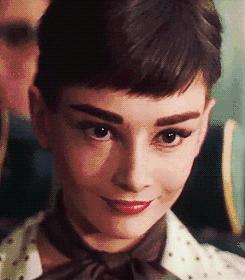 奥黛丽赫本的时代以什么为美,奥黛丽赫本优雅永不过时视频