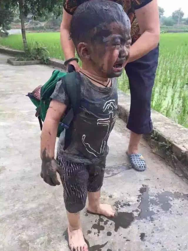 足球狗谈恋爱,足球狗不配拥有爱情吗