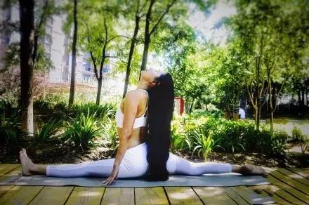 瑜伽成人班学费多少钱一个月,练习瑜伽学费多少钱一个月