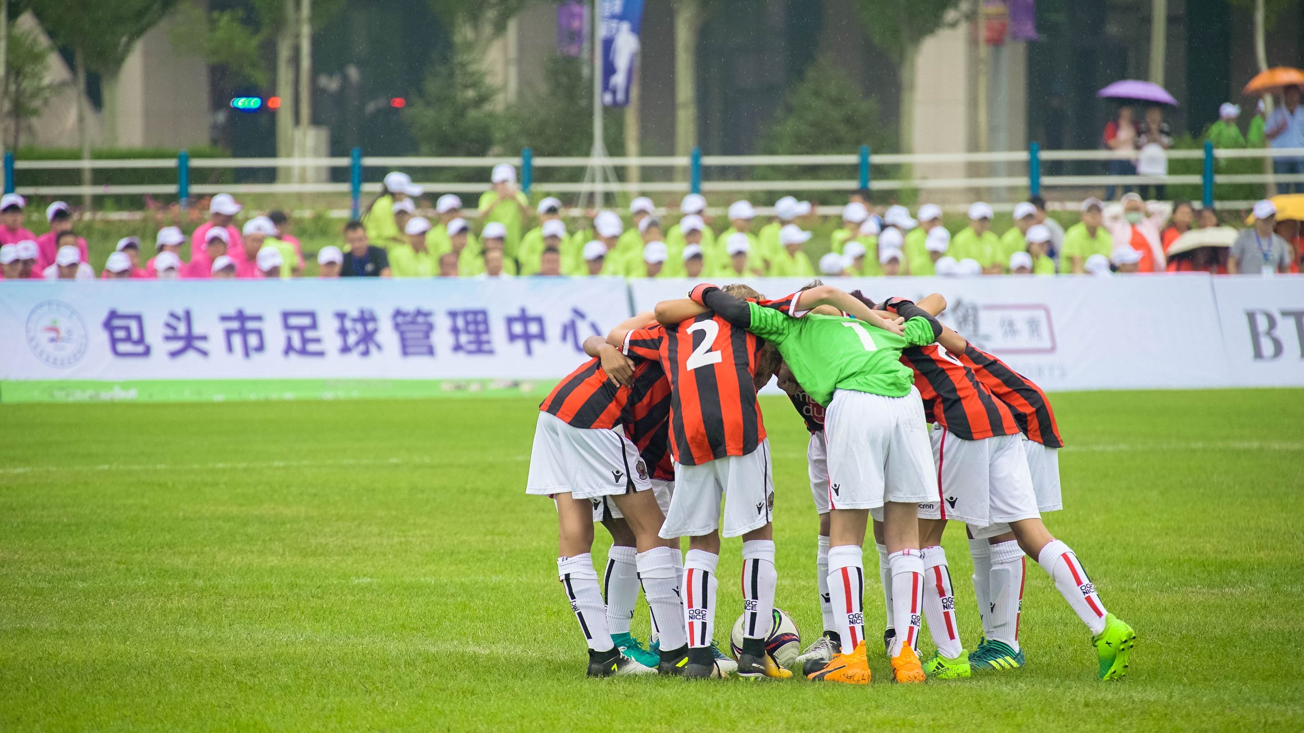 国际球星罗纳尔迪尼奥出席中国包头市足球节助力包头足球腾飞