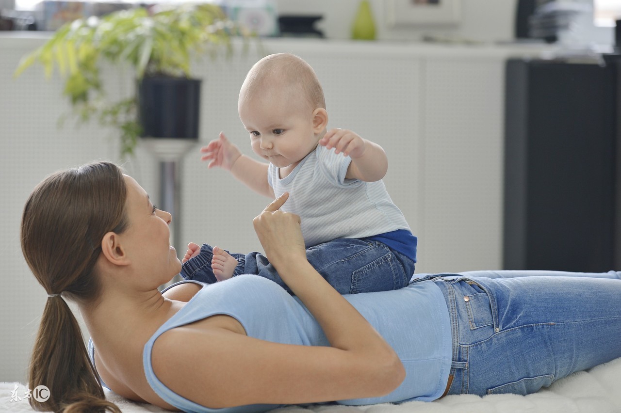 产后妈妈头发掉发怎么打理,妈妈产后大把掉头发