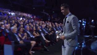 c罗荣膺欧足联最佳球员,c罗蝉联金球奖