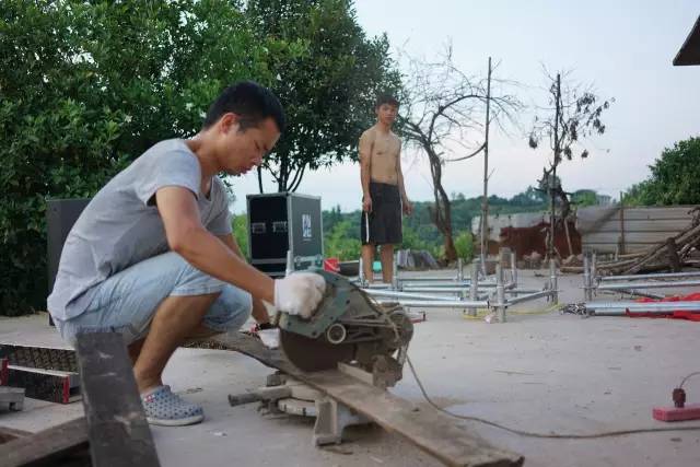 火山小视频为何要去村里办一场互联网史上最土的发布会?