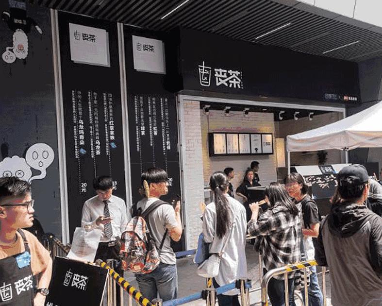 五星级“艾美酒店”牵手“火锅黑马”玩快闪，闹哪样？