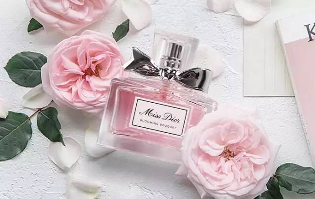 七夕迪奥口红香水礼物,迪奥香水套装三件套官网价格