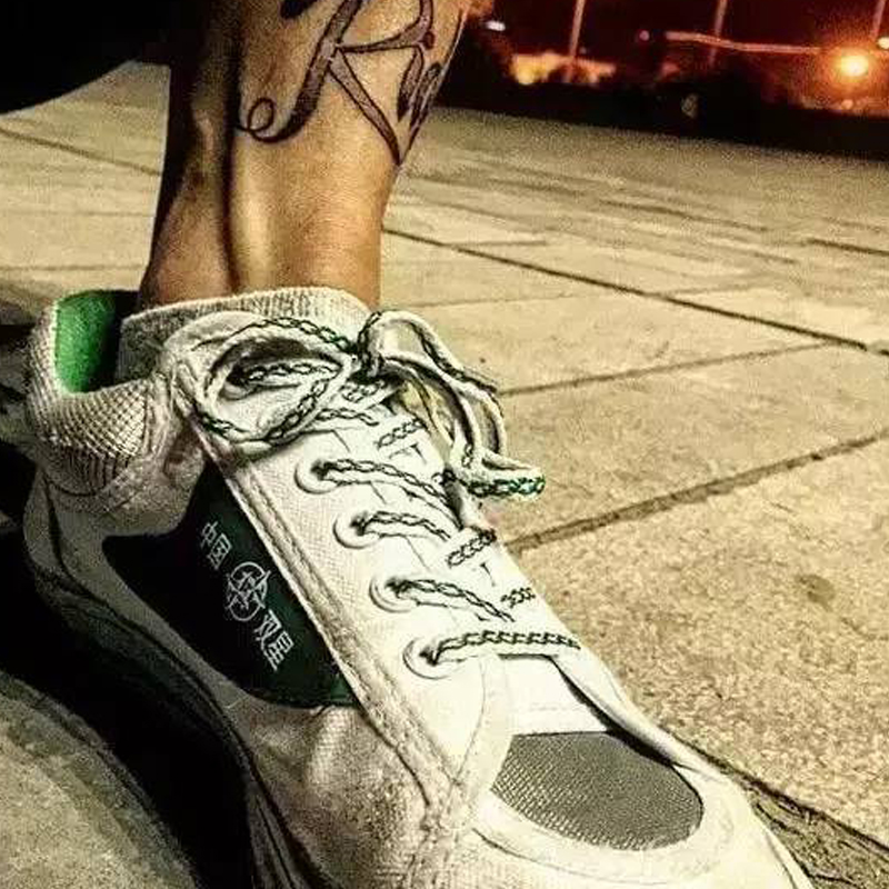 好看又时尚的小白鞋,好看又潮流的小白鞋