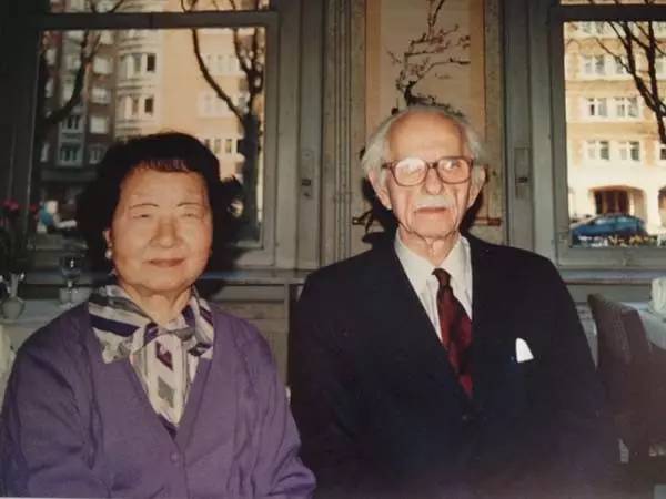 一个柔弱中国女子，凭借勇气拯救了无数生命，被欧洲奉为「圣母」