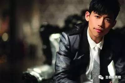 世界杯预选赛武磊单刀gif,大雷和武磊