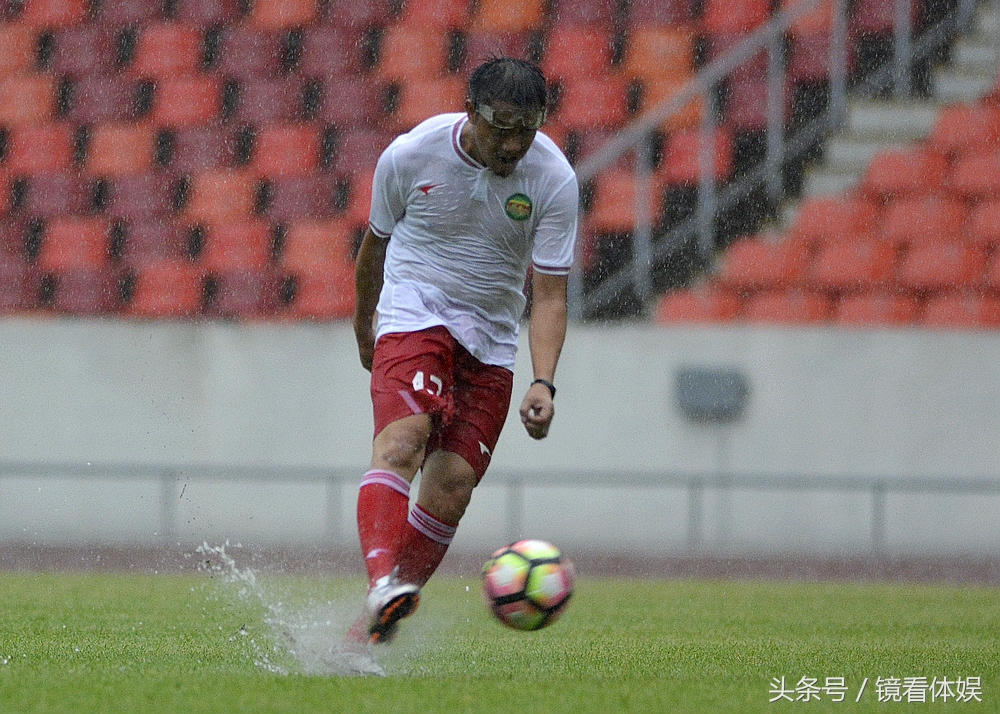下雨天户外做什么运动,下雨天男生的暖心动作