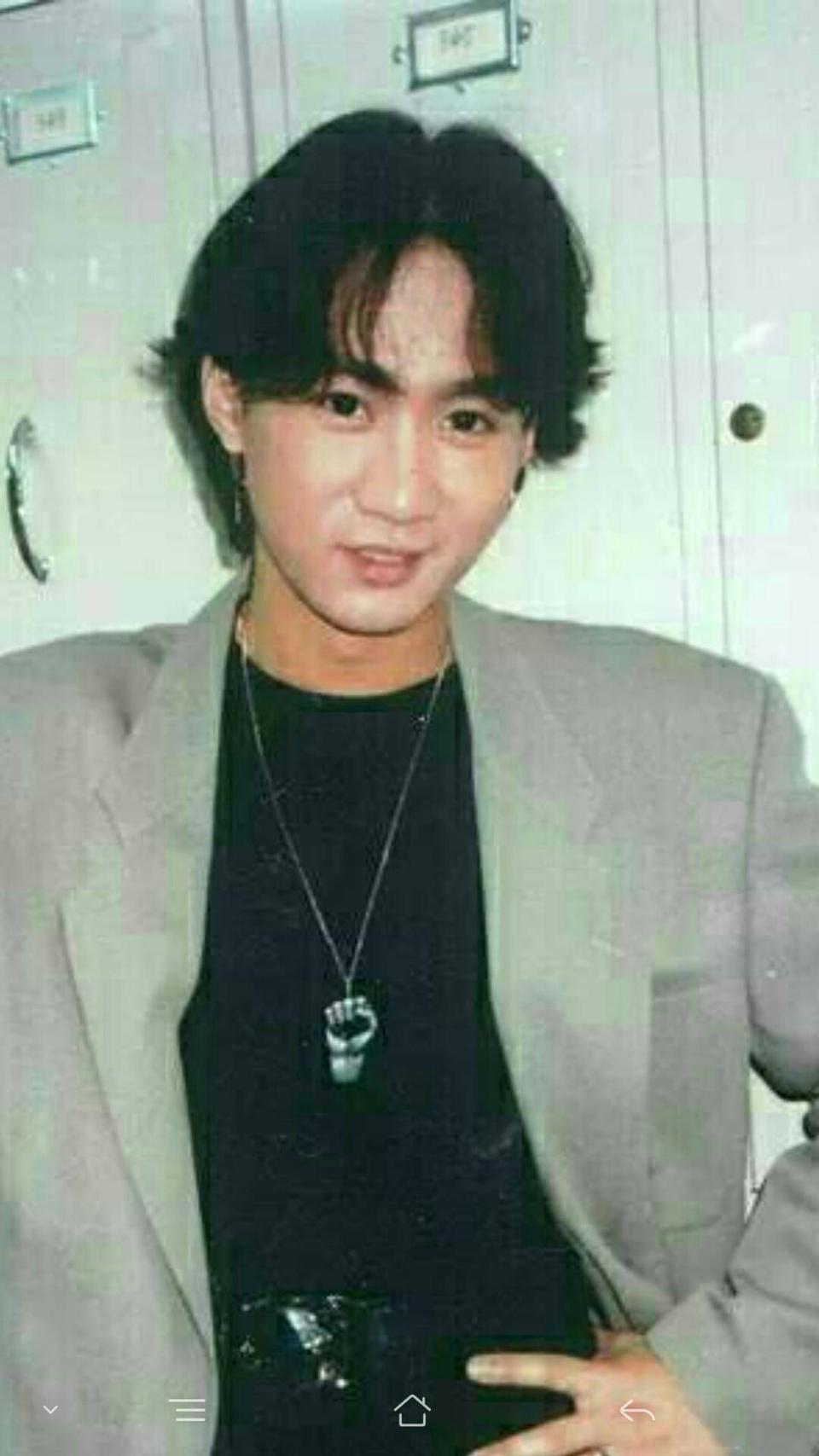 beyond黄家驹早期演唱会情人,黄家驹的初恋女友现在过得怎么样