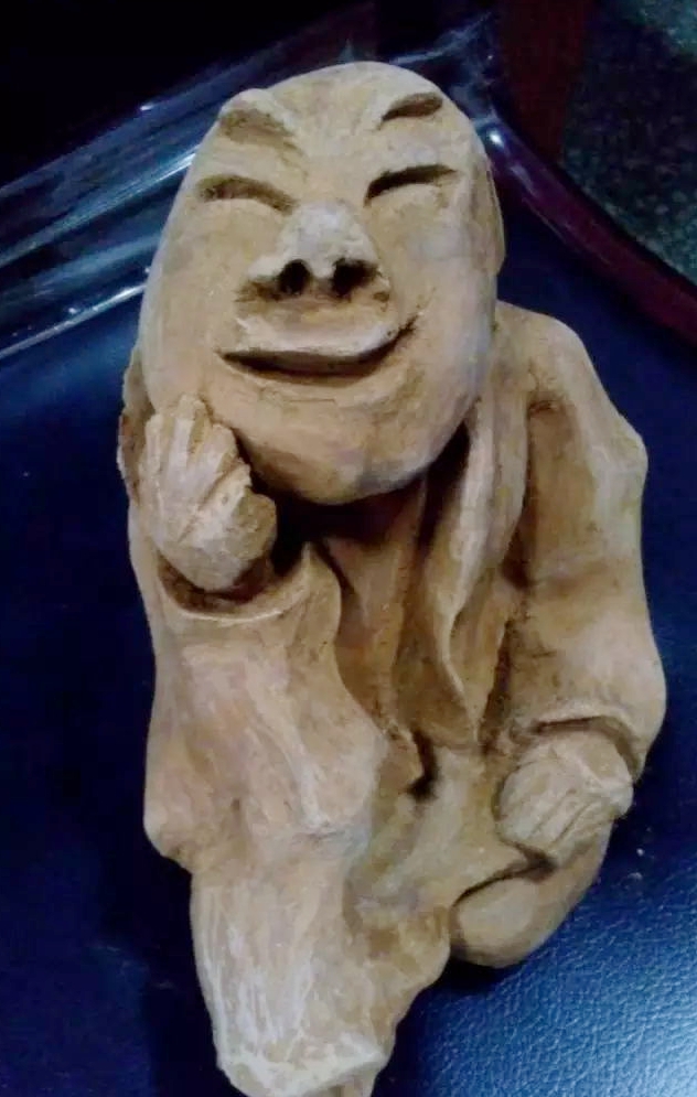 义马“泥人周”，酷爱普通红胶泥，烂泥巴塑出憨态可掬小泥人！