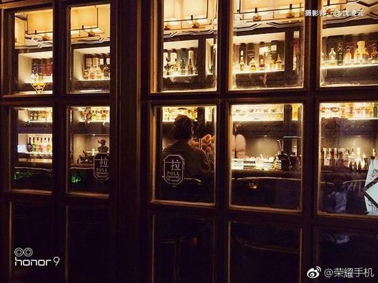 大家习以为常的手机拍照加水印，原来是从它开始的