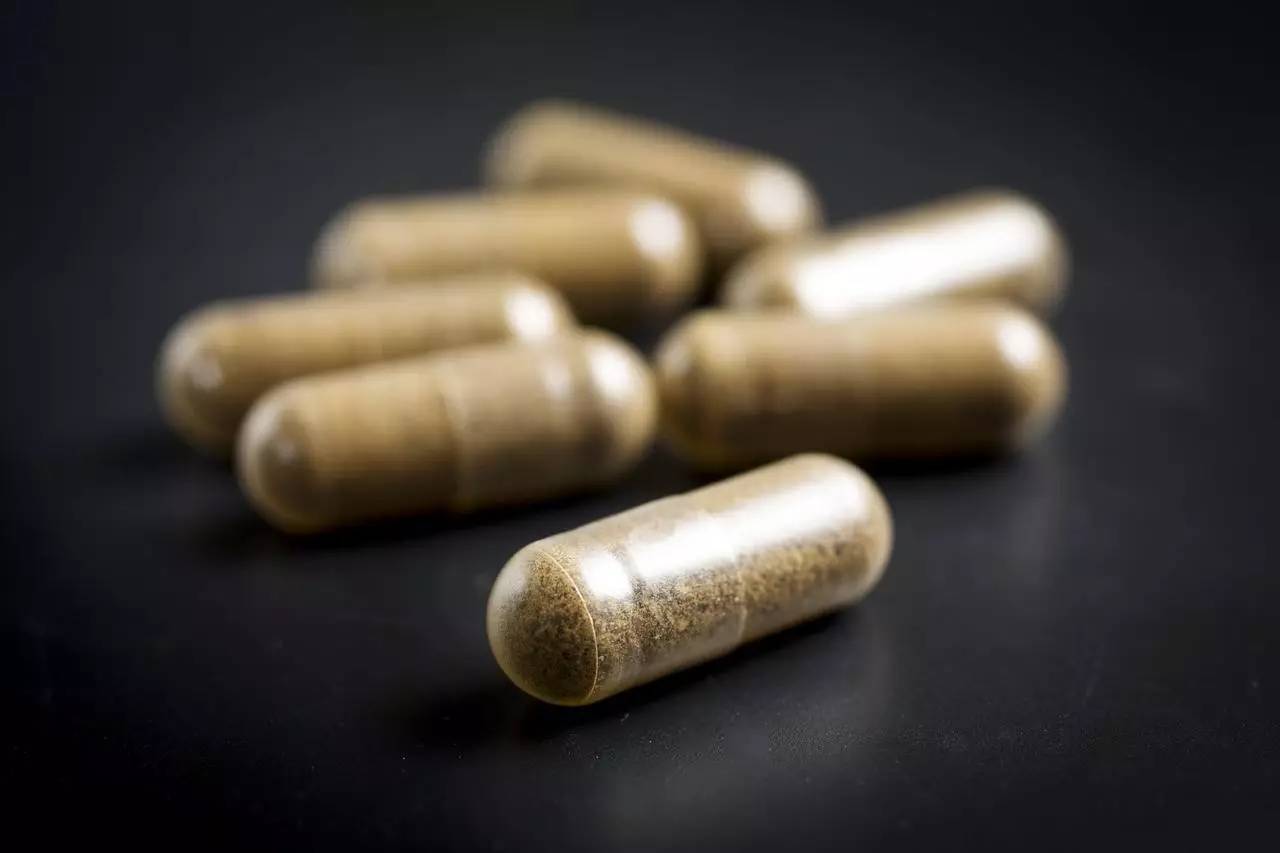 你狠心冲掉的便便,正成为许多肠胃病人的救星