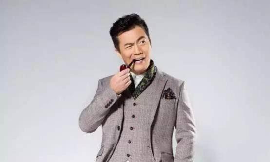 10位名嘴解说足球,苏宁之夏董路解说员