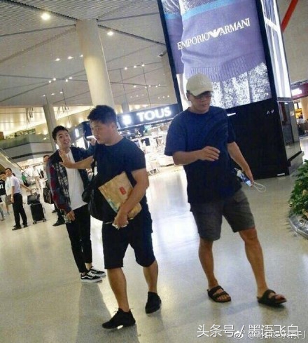 刘烨为何被俞灏明熊抱,刘烨回答俞灏明机场被刘烨推开