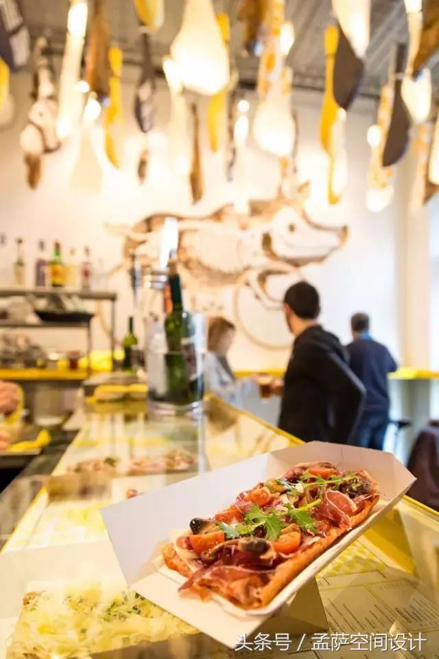 西班牙有家快餐厅也太有意思了,尽然用火腿来做装饰
