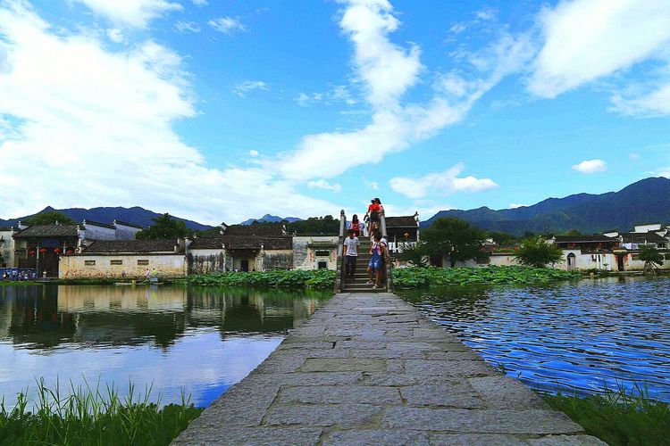 水光潋滟晴方好描写哪个景点,山色空蒙雨亦奇