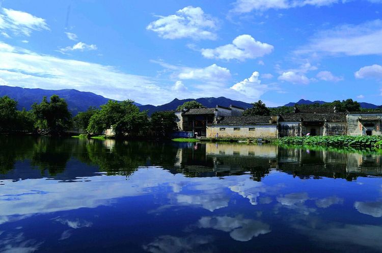 水光潋滟晴方好描写哪个景点,山色空蒙雨亦奇