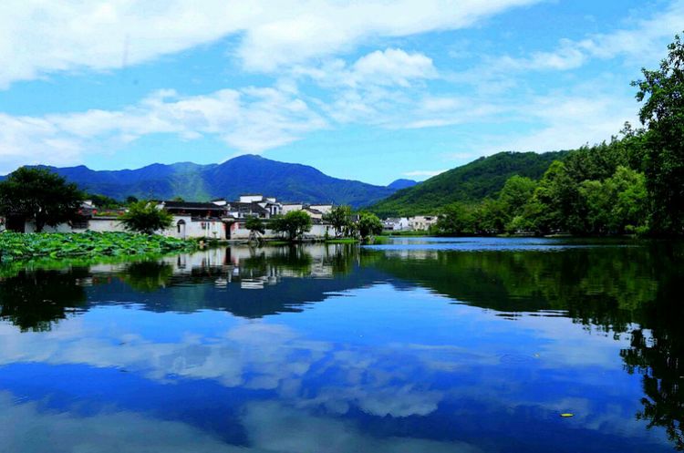 水光潋滟晴方好描写哪个景点,山色空蒙雨亦奇