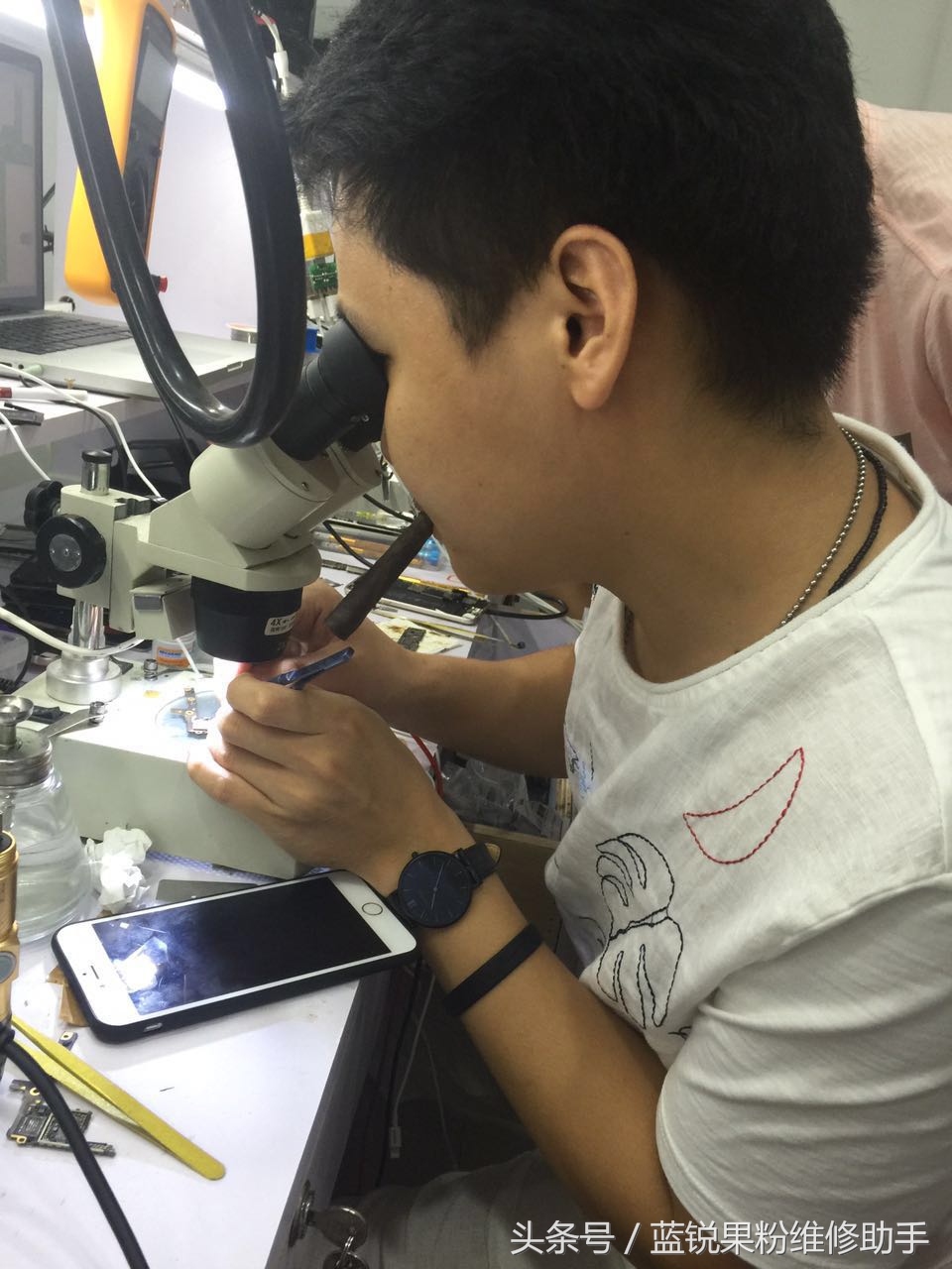 iphone手机重摔,iphone屏幕重摔修复
