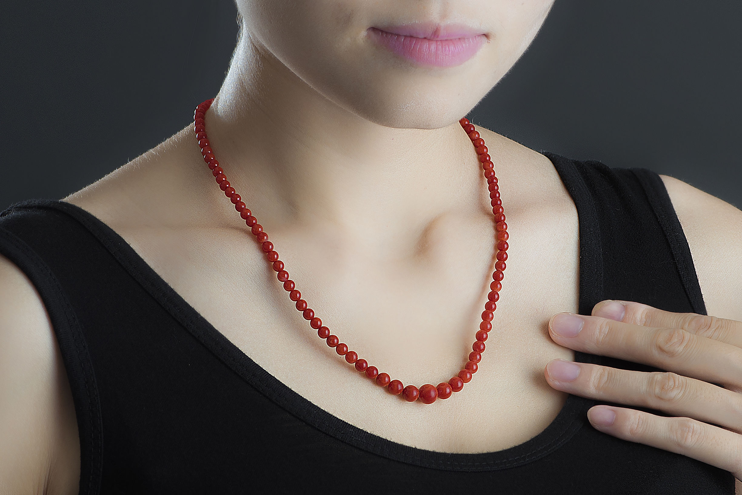 红珊瑚可以跟黄金手镯叠戴吗,蓝珊瑚适合什么人戴