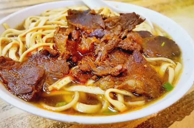 武汉必吃的美食排行榜,武汉排队吃美食图片