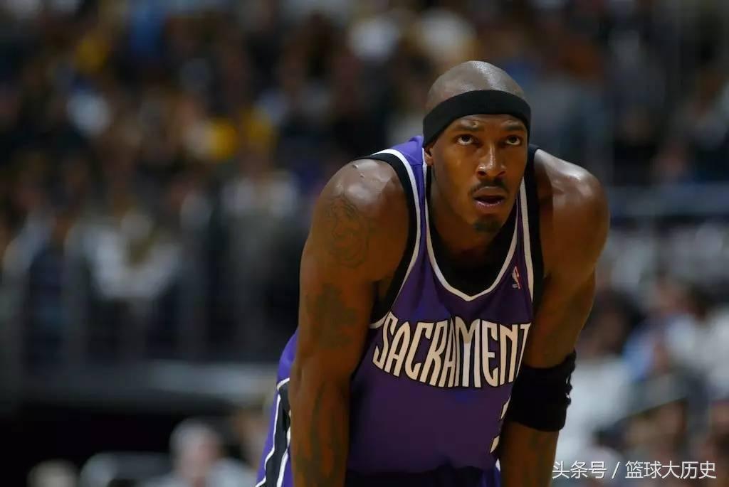 拜纳姆肘击事件,拜纳姆肘击华莱士后科比反应