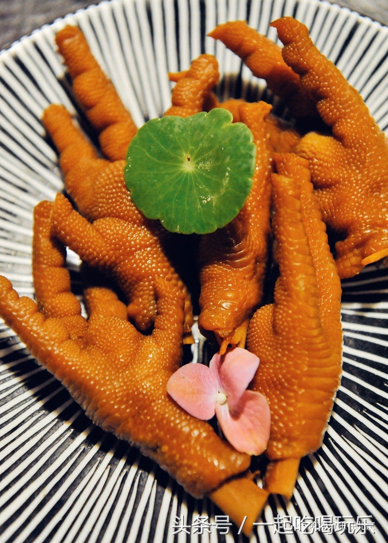 「北京」大胃王挑战!牛肉火锅无限续吃,留一个买单其他的全撑到