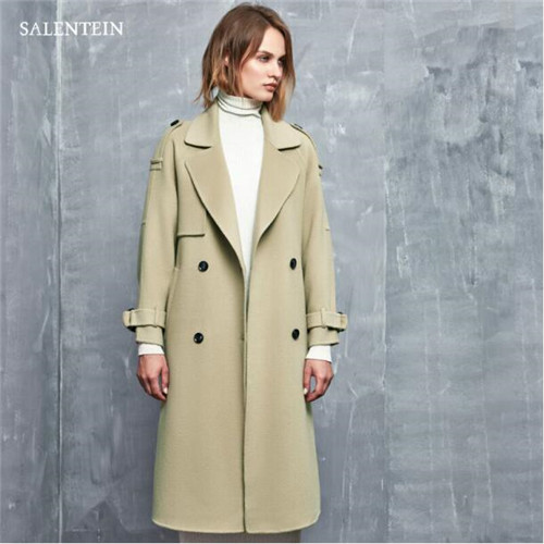 冬季双面呢黑色浴袍大衣街拍,羊绒双面呢大衣街拍