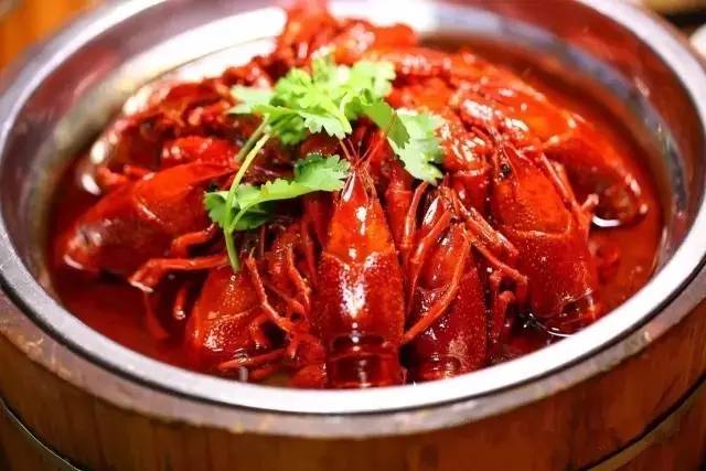 小龙虾的各种口味的做法,广东小龙虾的正确吃法