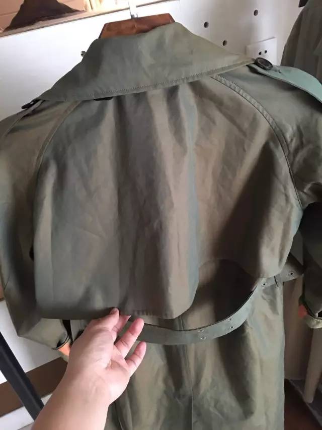 风衣巴宝莉12000,巴宝莉风衣回归现实