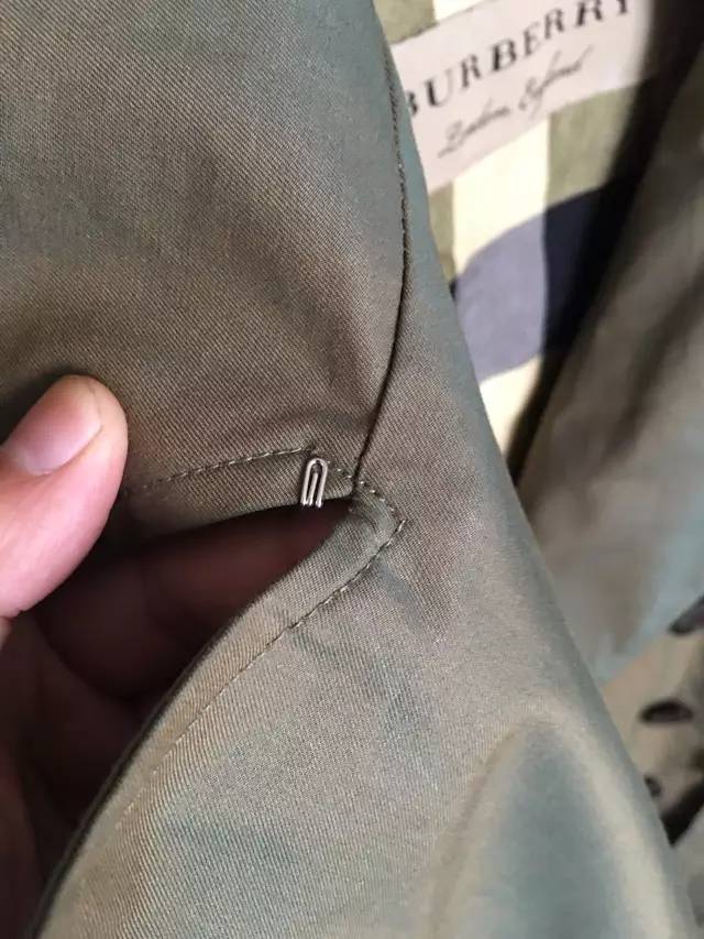 风衣巴宝莉12000,巴宝莉风衣回归现实