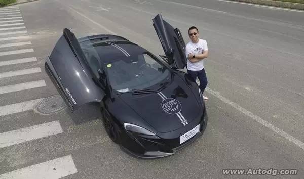 趁女神都去聚会黎Sir偷偷带网友去松山湖约跑!