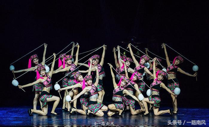 三亚千古情快闪游客抢镜视频,三亚千古情秀