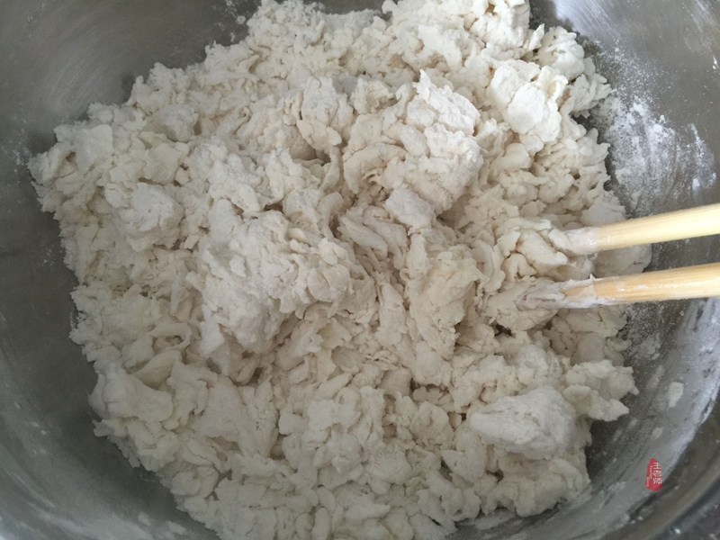 外皮酥脆馅料浓郁,外皮焦香酥脆内馅丰富柔软