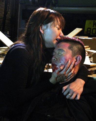 拍戏豪车被撞,拍戏差点被车撞死的明星