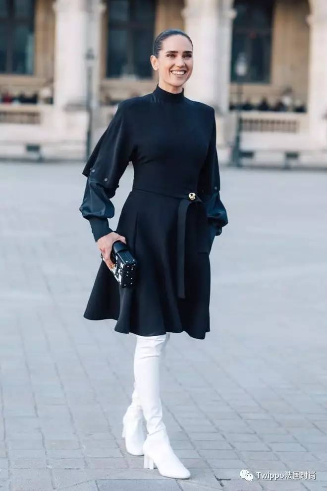 迷你小肩包,现在还流行小皮包包吗